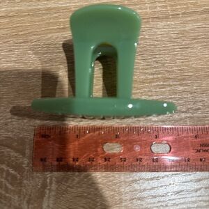 Chic Green Hair Claw Clip